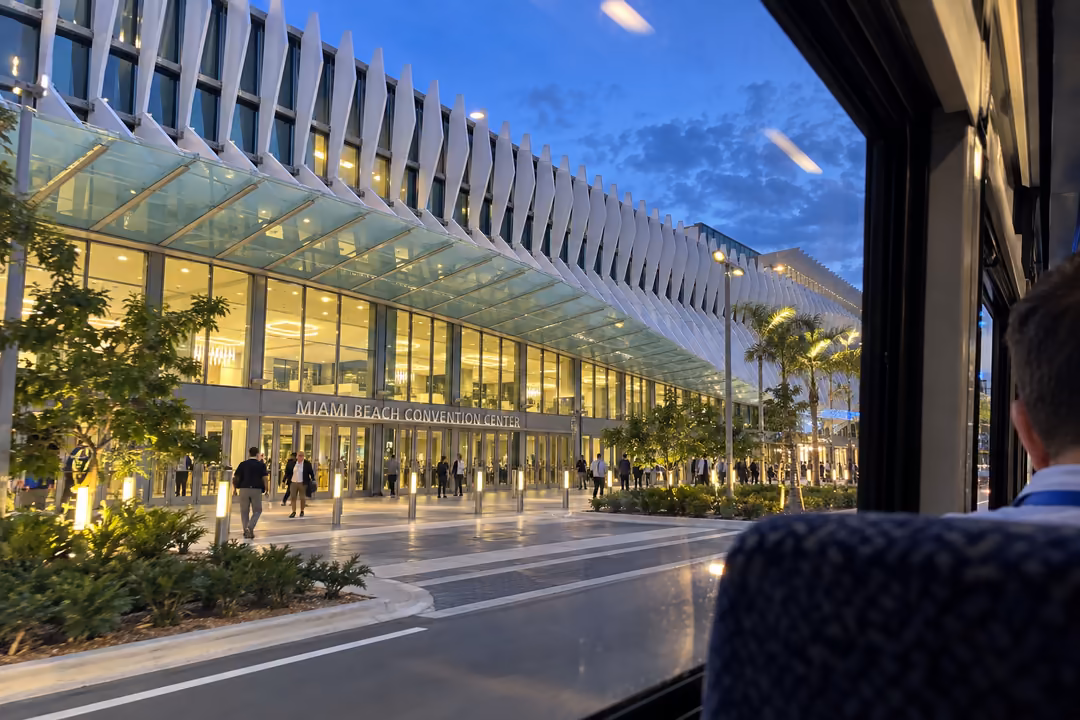 Corporate event and convention party buses in Miami Beach