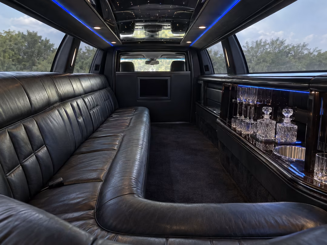 Detroit Lincoln stretch limo rental interior