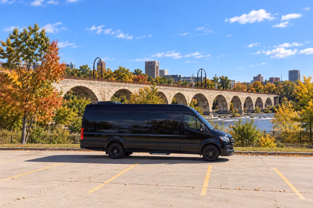 Minneapolis 14 passenger Sprinter limo rental exterior