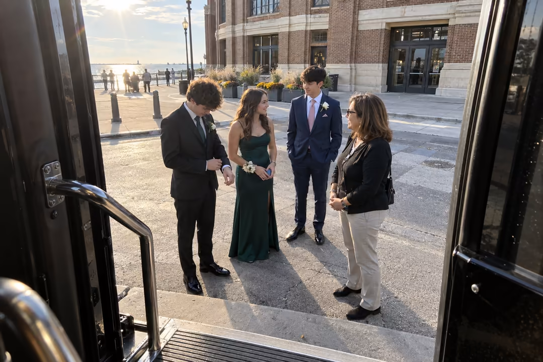Prom party bus rentals for Chicago high school groups