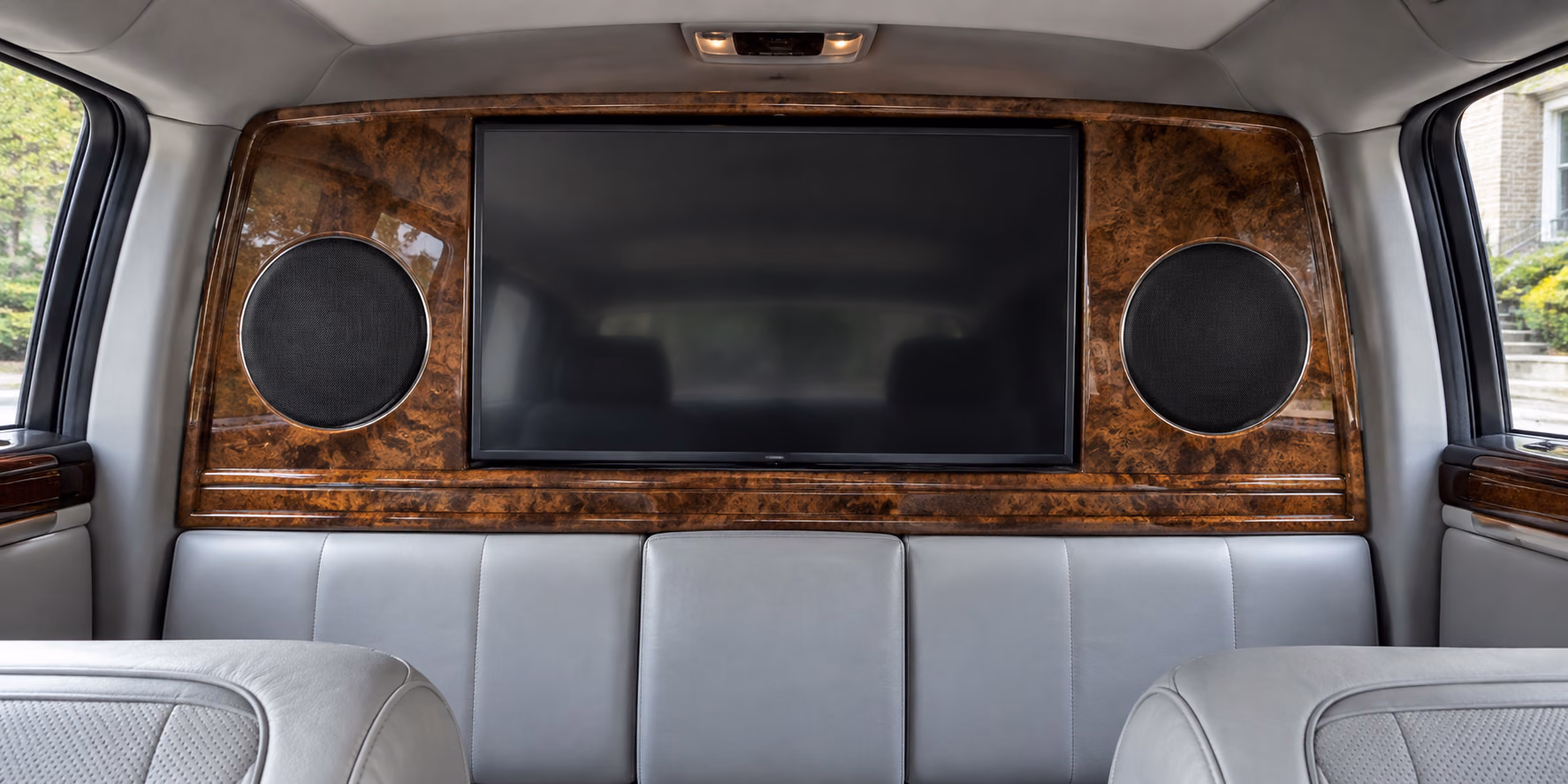 limousine flat screens and premium sound