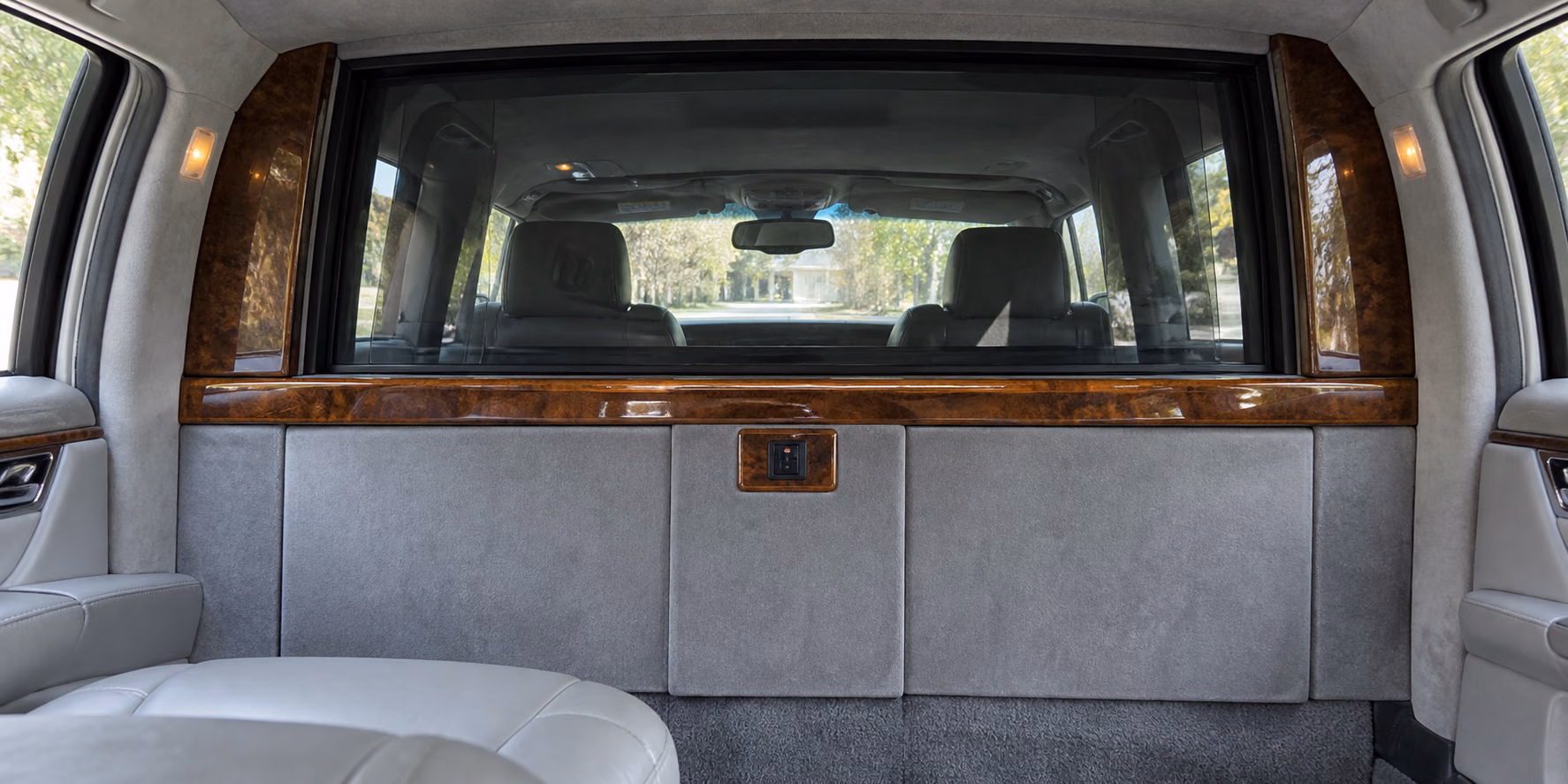 limousine power privacy divider